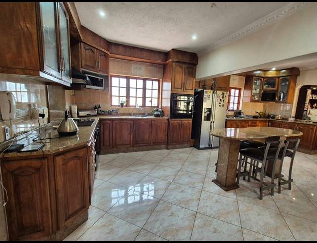 4 BEDROOM HOUSE FOR SALE IN LINMEYER